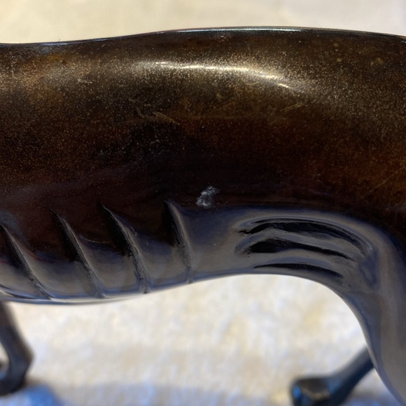 Vintage bronze Italian greyhound/whippet. Some minor scratches.heavy. 2.6 pounds - Picture 8 of 12